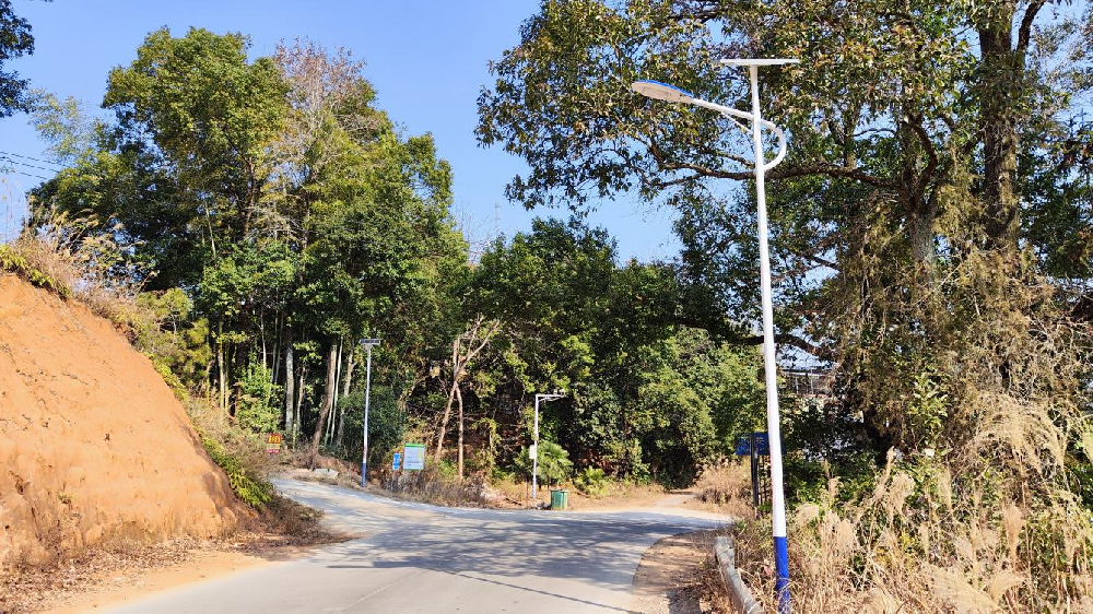 憶源科技爱心捐赠下关村光亮工程